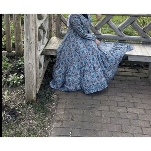 Masala Maxi dress W a blue and white floral V-neck Long-fit sleeves SZ L